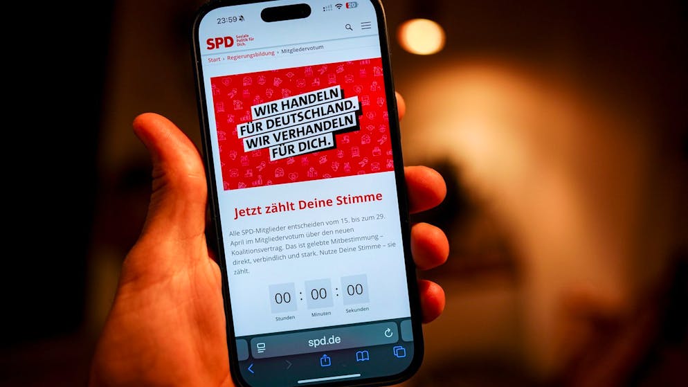 Government in Germany is in place. SPD members approve coalition agreement