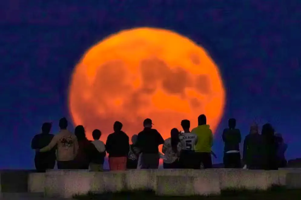 Full moon over Chicago