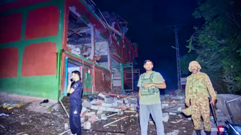 «Operazione Sindoor». L'India attacca il Pakistan: il conflitto spiegato in sette punti