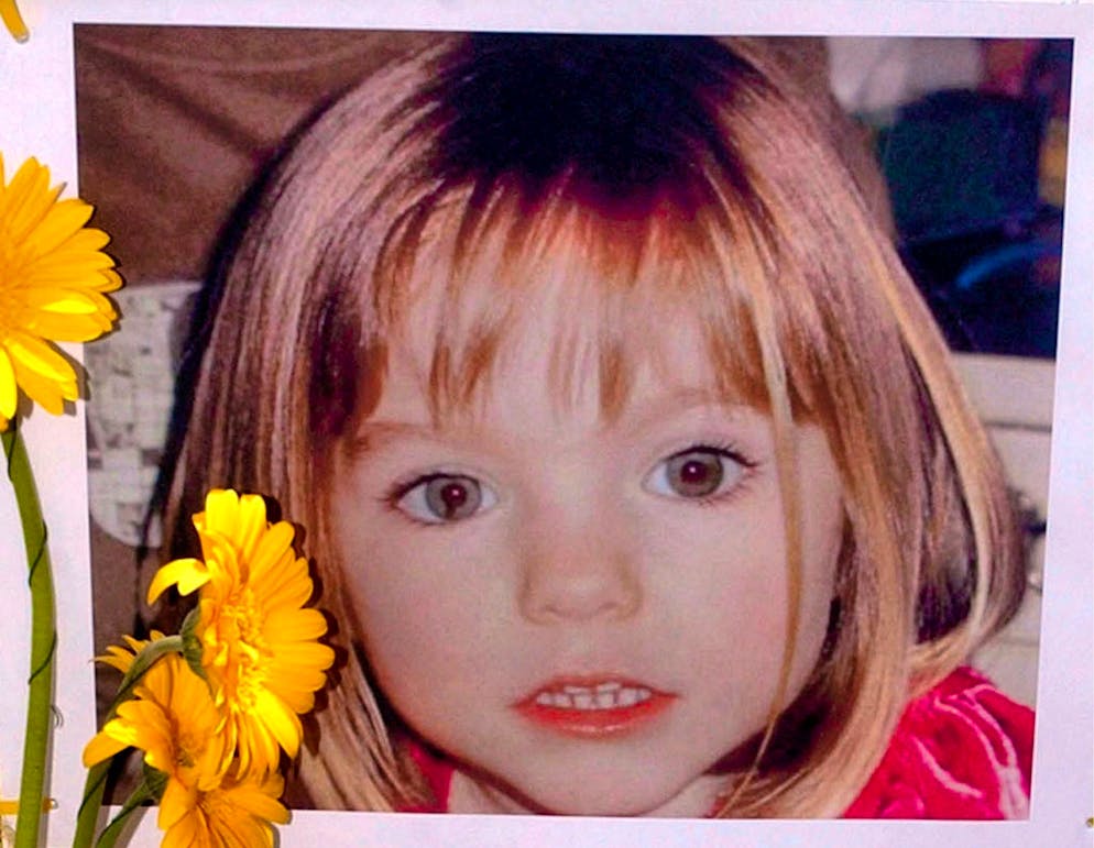 Madeleine McCann (Maddie) a disparu sans laisser de trace le 3 mai 2007, peu avant son quatrième anniversaire, dans un centre de vacances portugais.