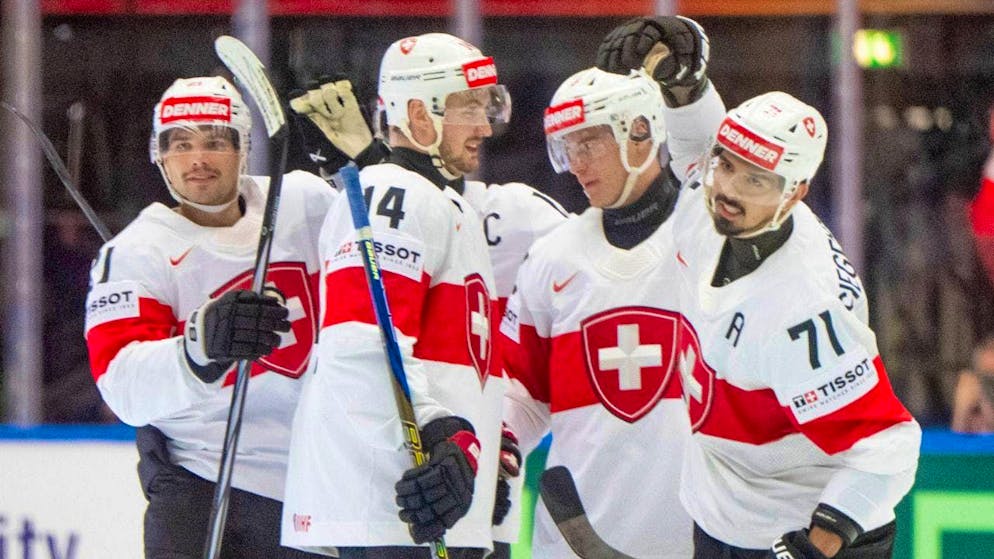 Jonas Siegenthaler (far right) celebrates the 2-0 goal with his teammates.