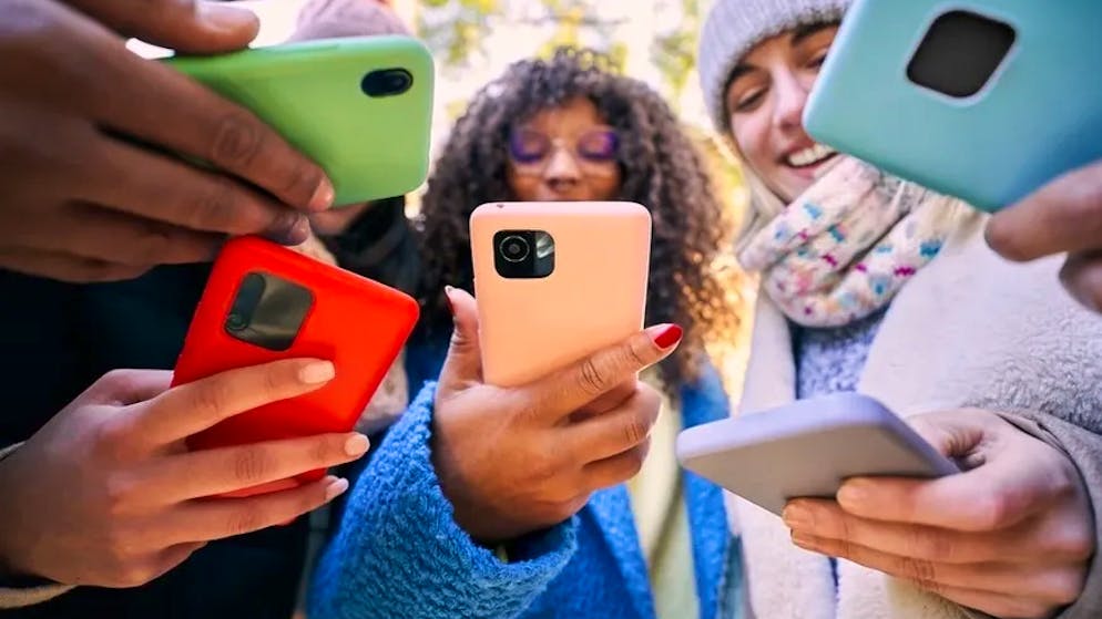 Digital-Diät für Jugendliche?. Schweizer wollen Social Media für unter 16-Jährige verbieten