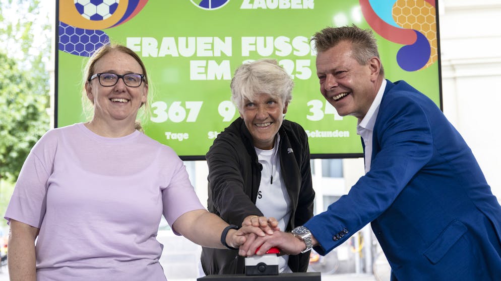 Doris Keller (à gauche), directrice de l'Euro dames, peut avoir le sourire.