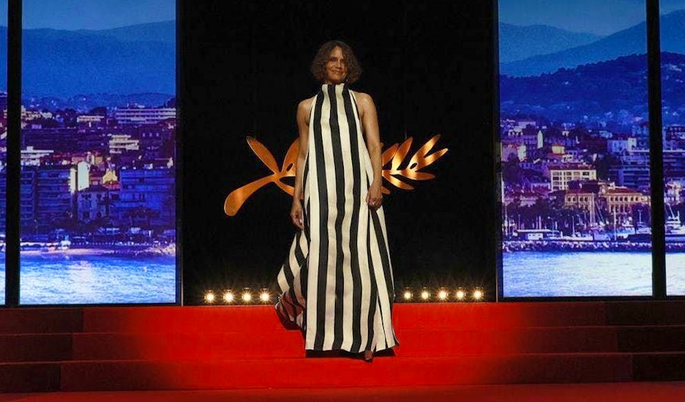 Oscar winner Halle Berry complied with the new Cannes dress code and decided not to wear a dress with a large train.