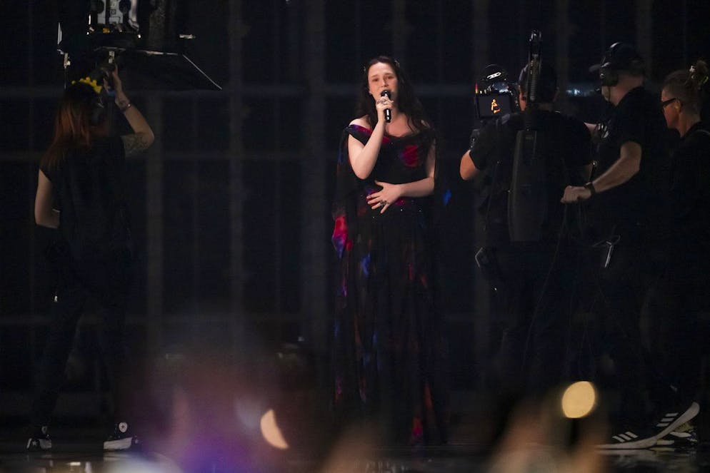 Zöe Më canta «Voyage».