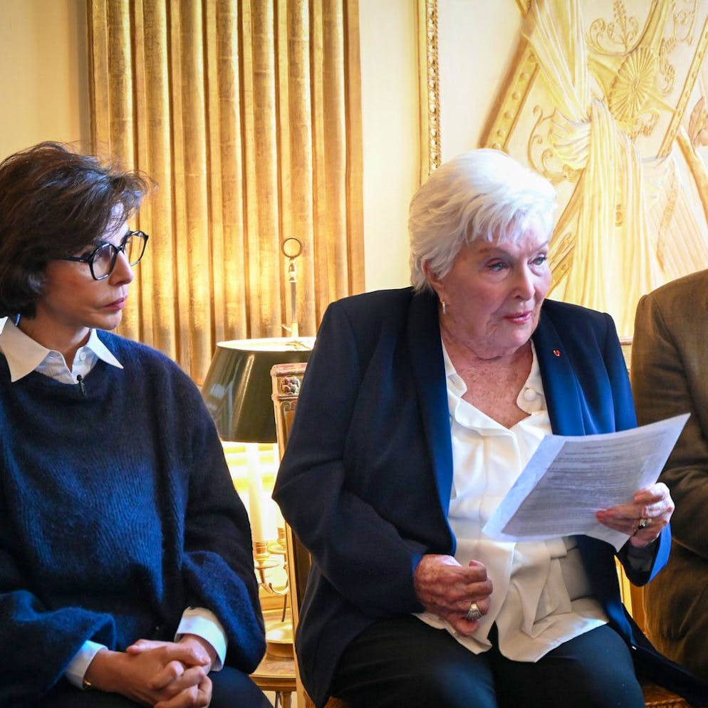 Je partirai le cœur tranquille»: Line Renaud fait don de ses archives  personnelles à l'État | blue News