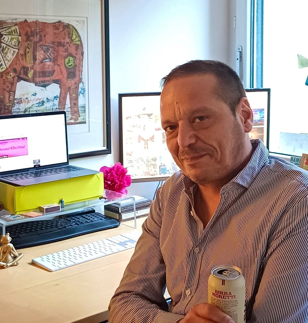 Zugegeben: Der Schreibtisch im Home Office ist sonst nicht so aufgeräumt.