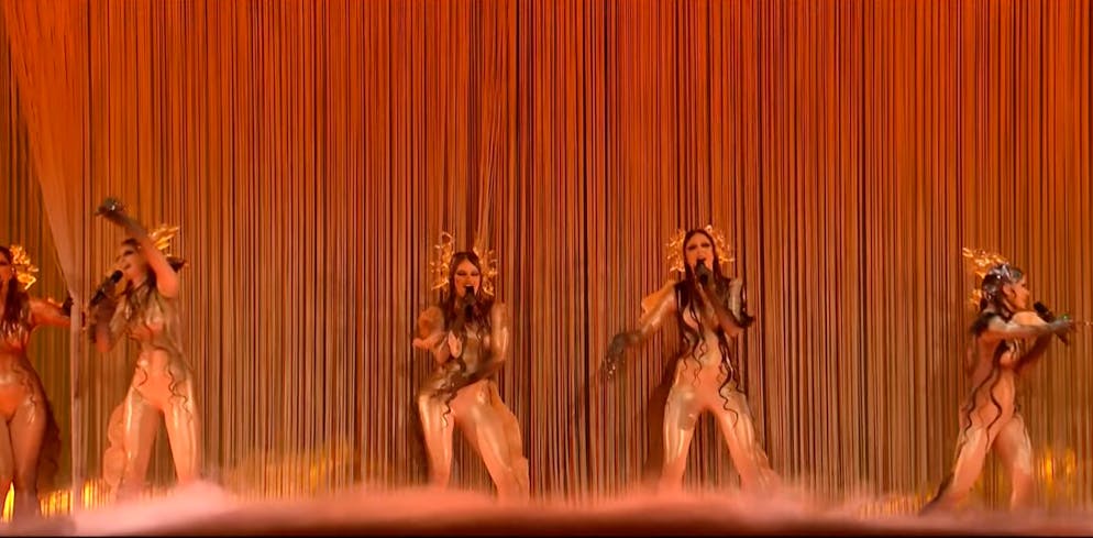 Ob diese Zeremonie reicht, um den Sieg zu beschwören?