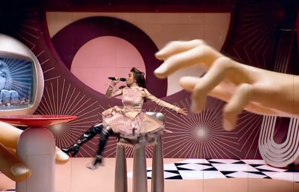 Hallo, hier ist eine Figur aus Barbie entflohen. Bitte abholen!