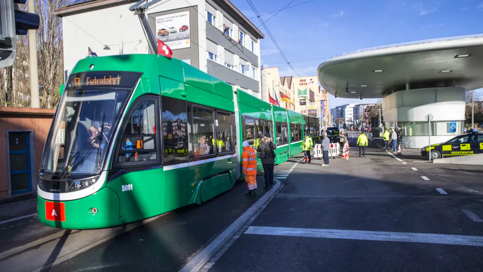 German controls, Swiss problems. Merz is tightening the borders, and streetcars are jammed in Basel