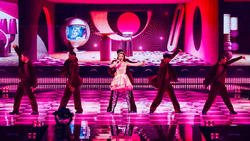 ESC 2025: Outfits in the second semi-final. In keeping with the song "La poupée monte le son", Laura Thorn "pretty in pink" exuded a charm on stage that was in love with detail.