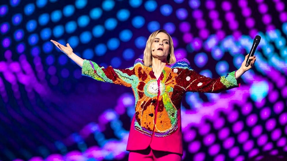 "But Hazel Brugger's premiere as ESC presenter was not well received by everyone," writes the German portal T-Online this Sunday morning.