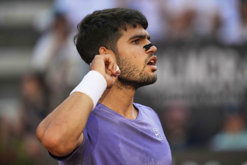 Lo spagnolo Carlos Alcaraz ha privato del successo l'idolo di casa Jannik Sinner (1) con il punteggio di 7-6 (7/5) 6-1.