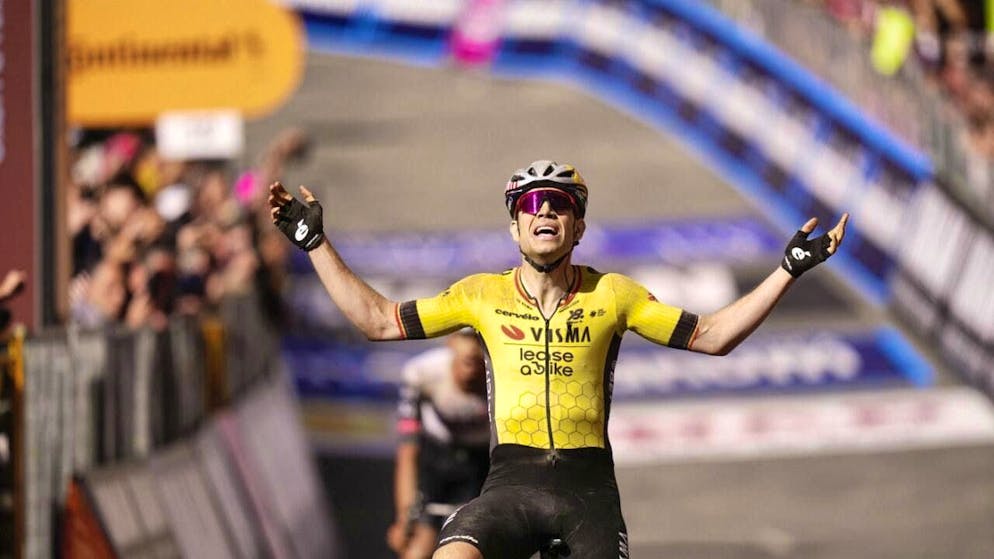 Wout Van Aert sprints to victory in Sienna