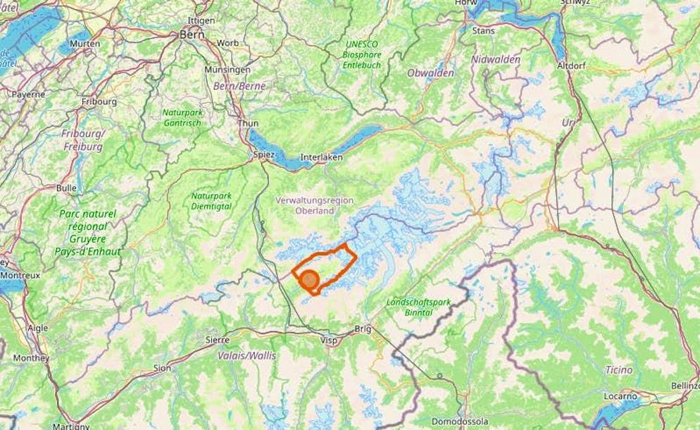 Baltten VS / Danger of rockfall. The Valais municipality of Blatten is located in the Lötschental valley (marked in orange).