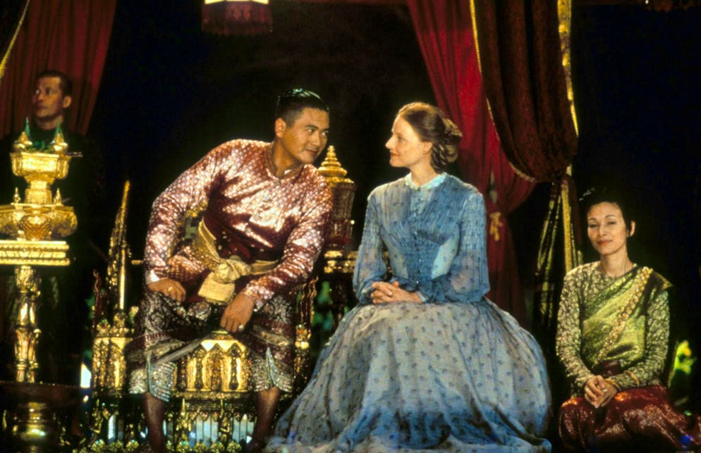 Yun-Fat Chow and Jodie Foster together in a scene, 1999.
