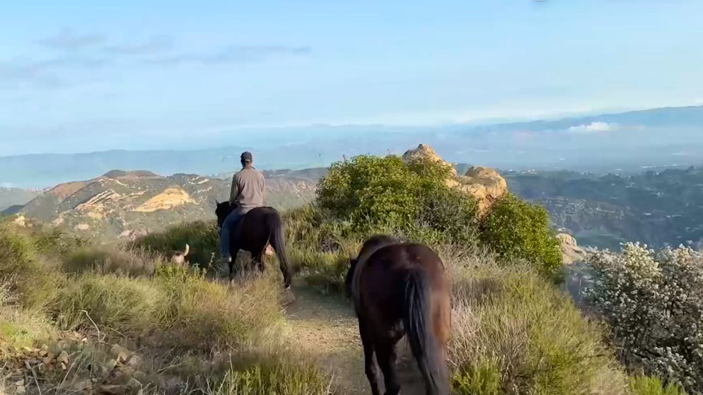 L.A. Calling: Simone's Hollywood Stories. Aki war Model und Skateboarder – jetzt lebt er in einer Jurte