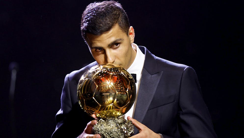 L'an dernier, le Ballon d'Or avait été remporté par le milieu de terrain espagnol de Manchester City Rodri.
