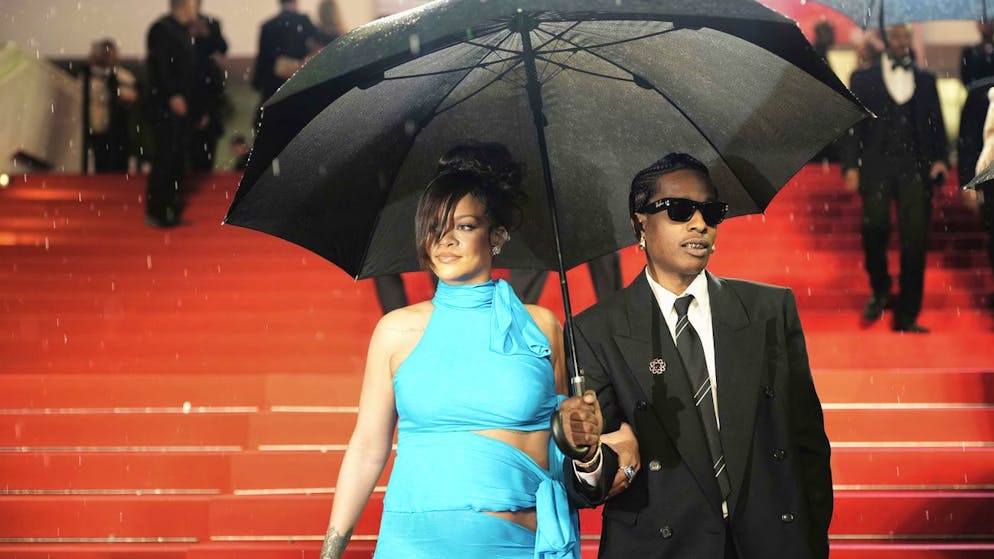 Wirbel um Cut-out-Dress. Rihannas Baby-Bauch wird in Cannes zum Fashion-Statement