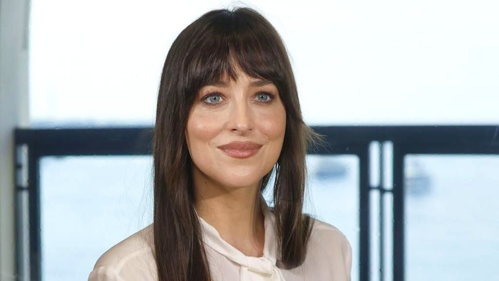 Cinema. Dakota Johnson pronta a debuttare alla regia con un film sull'autismo