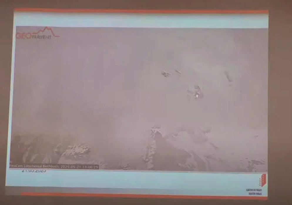 The fog makes it difficult to assess the situation.