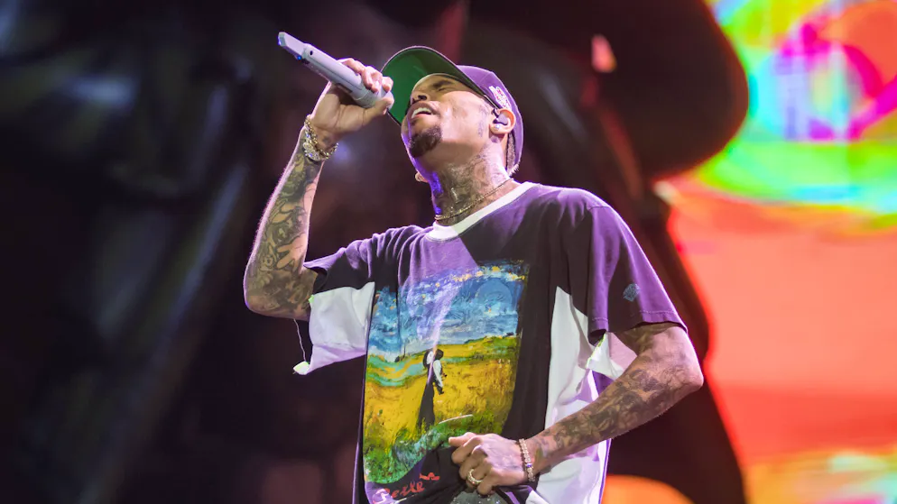 Dopo l'arresto. Chris Brown ottiene la libertà su cauzione e conferma il tour europeo