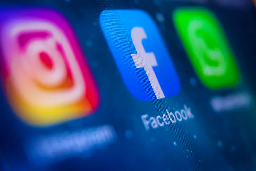 Meta wants to train its AI software Meta AI using user data from Instagram and Facebook. Consumer advocates see a breach of data protection law and have now gone to court. (symbolic image)