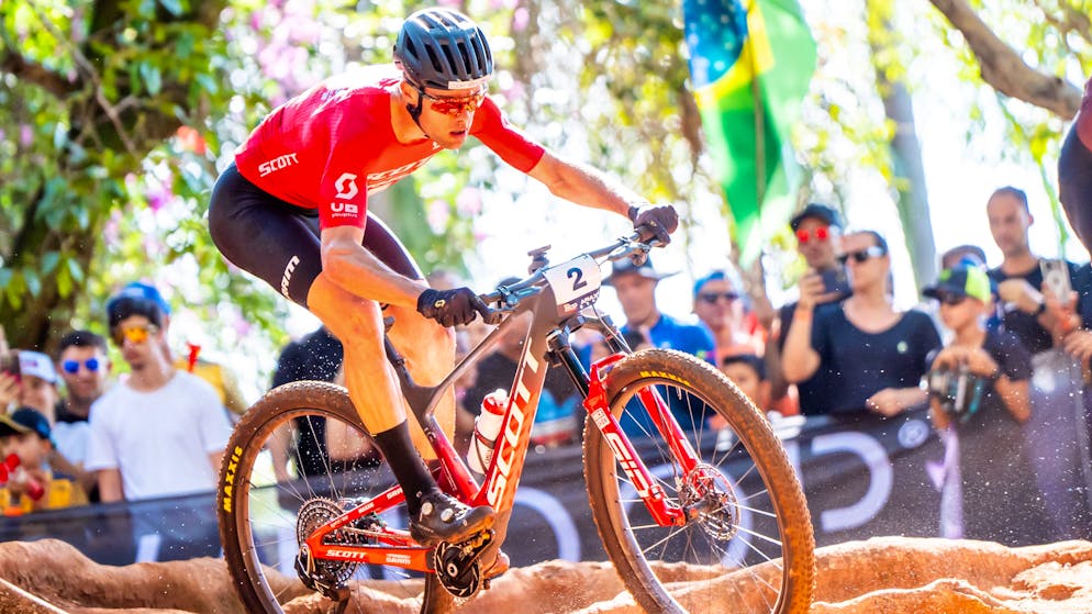 Coupe du monde à Nove Mesto. Filippo Colombo et Linda Indergand sur le podium