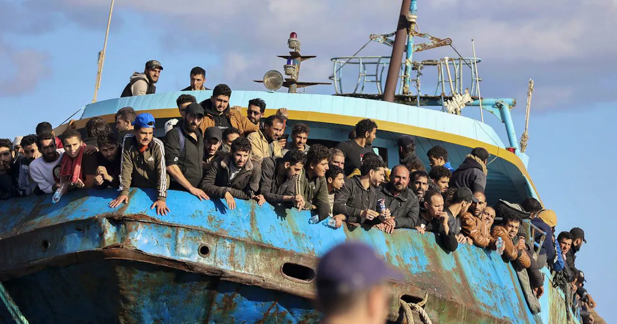 Plus de 500 migrants secourus au large de l'île de Crète | blue News