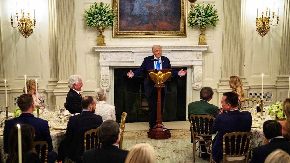 Conflitto d'interessi?. Trump incassa miliardi con la sua criptovaluta: «È doppiamente corrotto». Ecco perché