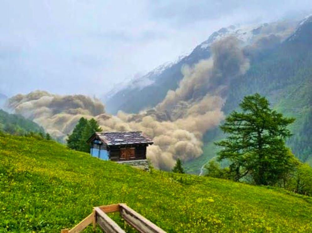 The picture shows the extent of the crash.