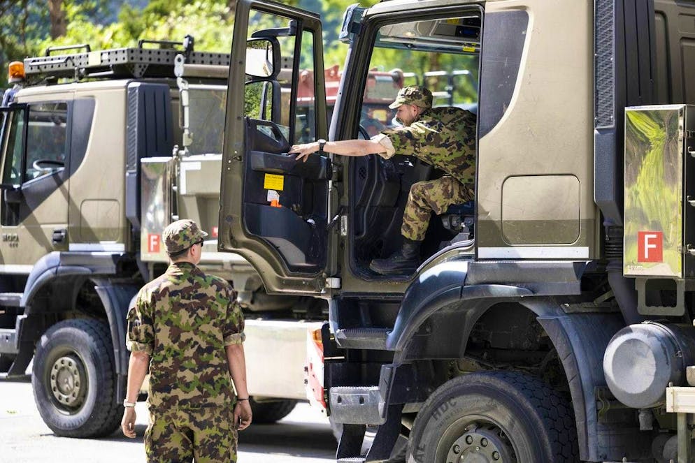 Glacier collapse in Blatten VS. The army is ready for a relief operation.