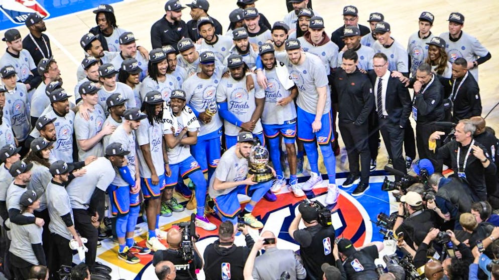 Die Oklahoma City Thunder feiern den Finaleinzug
