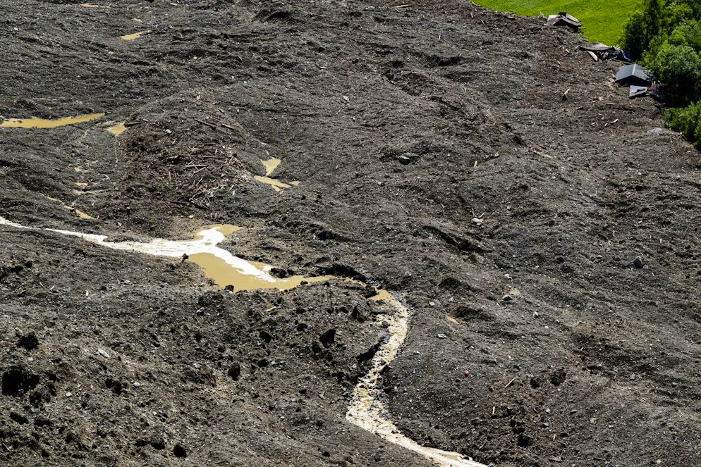 Noch ist unklar, ob das Wasser durch das Geröll durchfliesst oder aufgesogen wird.