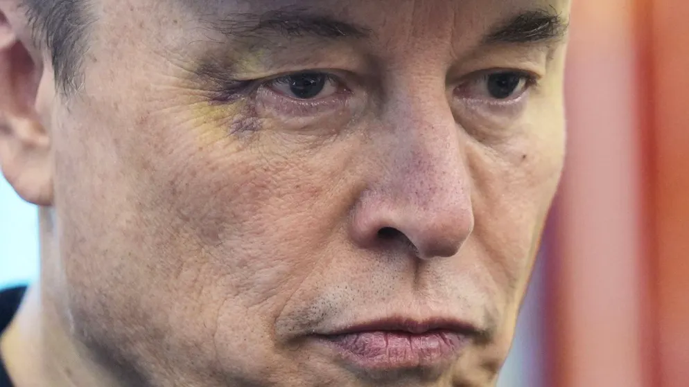 «Calomnies et mensonges». Drogue, oeil au beurre noir - La sortie de Musk prend une drôle de tournure