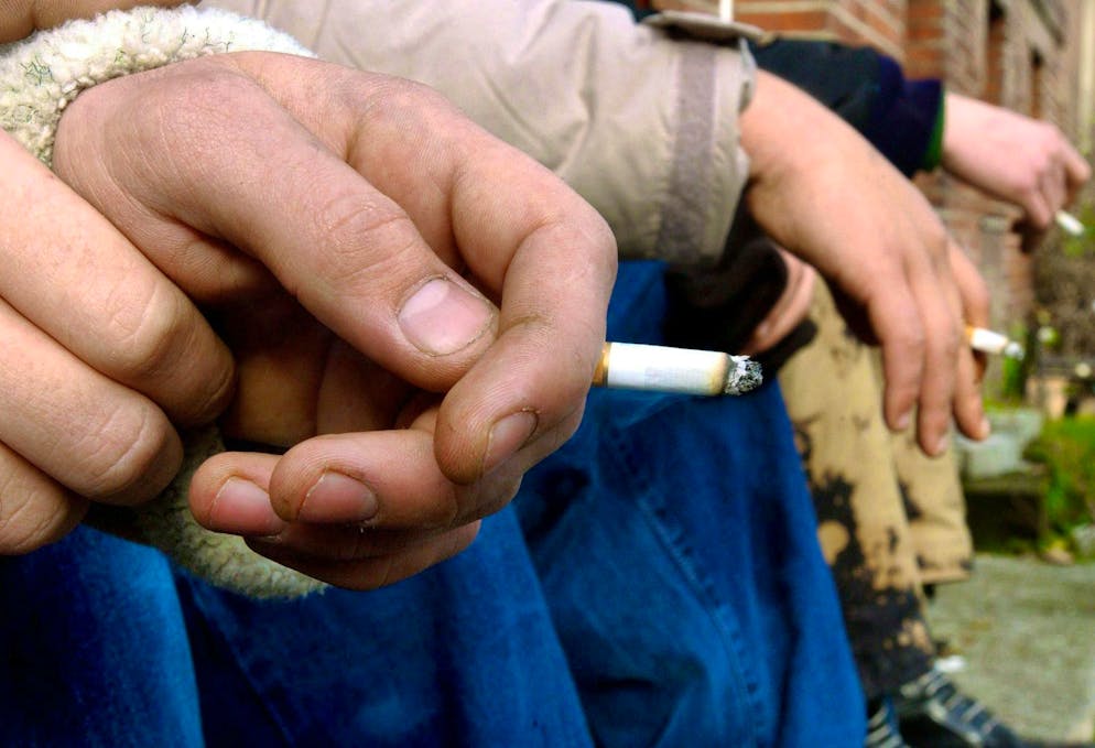 What really helps you quit smoking?. The first few days in particular can be characterized by strong withdrawal symptoms (archive image). 