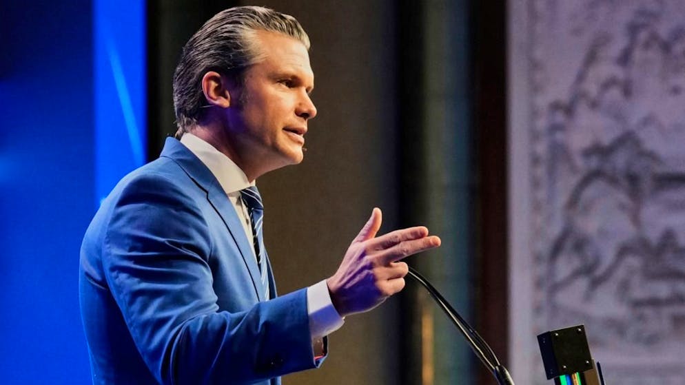 Stellt den Iranern eine Verhandlungslösung in Aussicht: US-Verteidigungsminister Pete Hegseth.