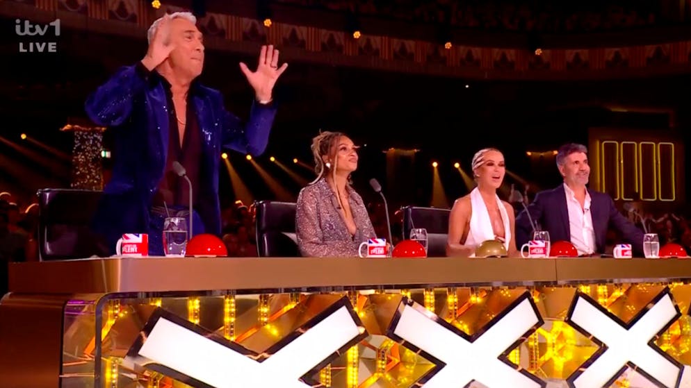 «Ihr habt mich aus den Socken gehauen, besser geht es nicht»: Juror Bruno Tonioli nach dem «Blackouts»-Auftritt.