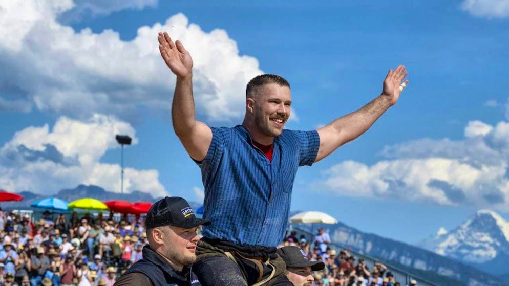Fabian Staudenmann, the beaming winner in glorious weather in Uetendorf.