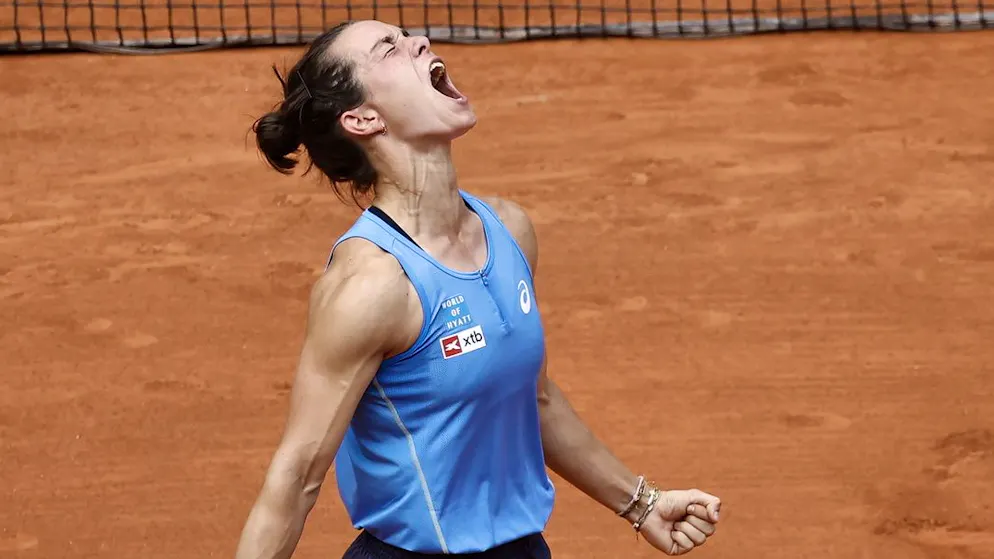 World number 361 in the quarter-finals. The French tennis fairytale continues in Paris ++ Zverev meets Djokovic