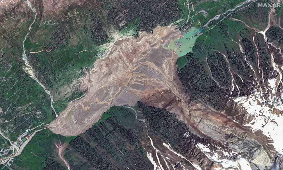 Mercredi, un effondrement massif s'est produit au niveau du glacier du Birch, dans la vallée du Lötschental et a dévalé vers le village de Blatten, détruisant une grande partie des habitations.