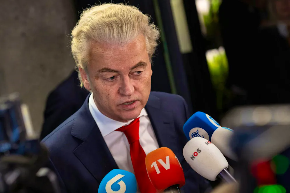 The government in the Netherlands has collapsed in a dispute over asylum policy.