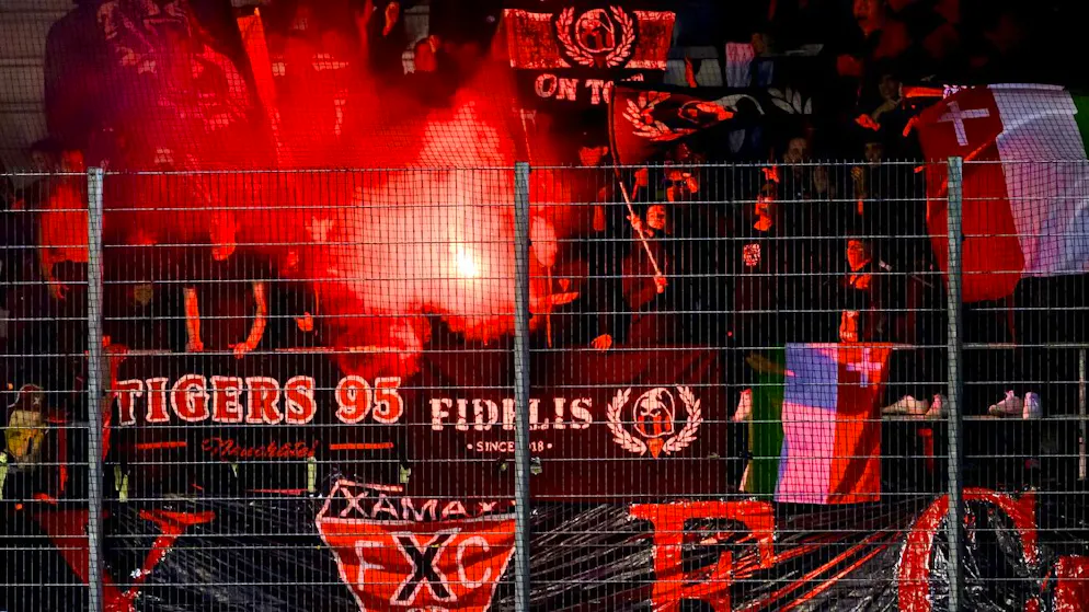 Dix ordonnances pénales ont été prononcées par le Ministère public neuchâtelois contre des supporters de Xamax (photo d’illustration).