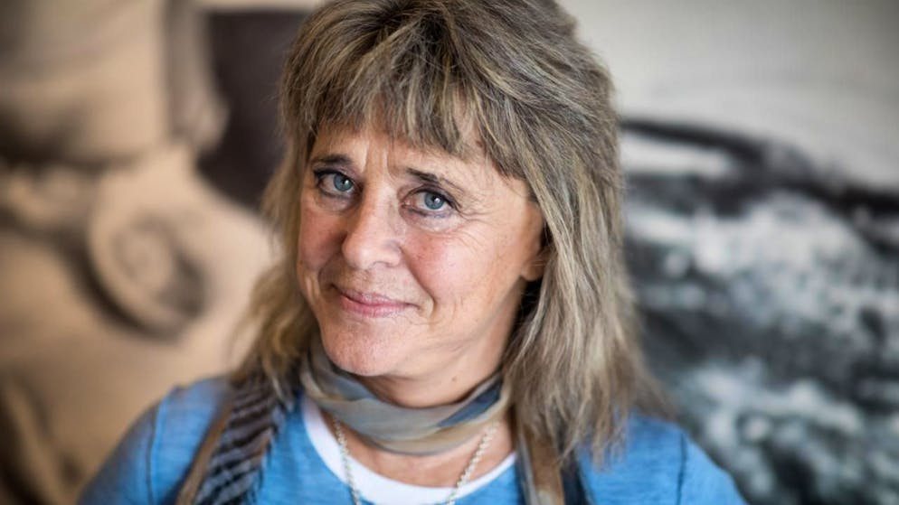 La musicienne de rock Suzi Quatro fête ses 75 ans.