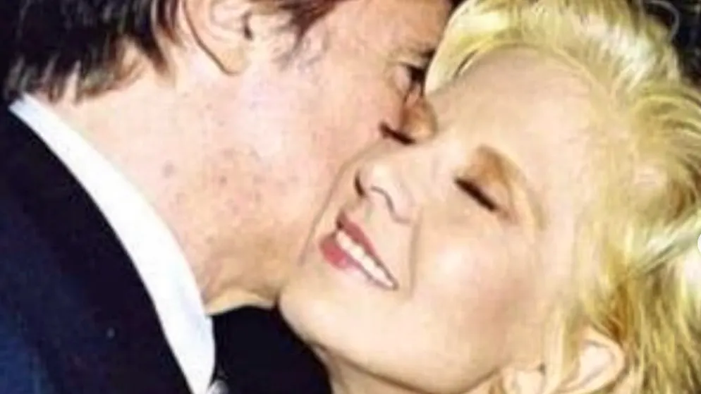 Message sur Instagram. Sylvie Vartan célèbre ses noces de fer avec Tony Scotti