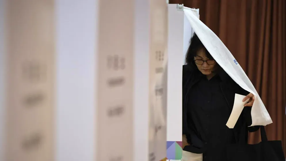 La tornata elettorale è chiamata a chiudere, nelle aspettative, sei mesi di caos politico nel paese asiatico.