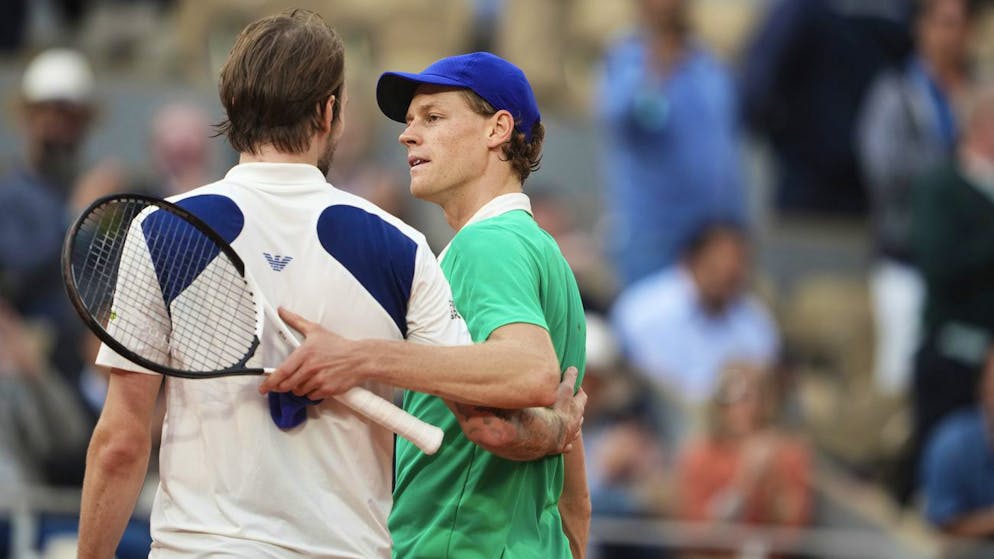 Roland-Garros. Pas un set égaré : le «robot» Jannik Sinner poursuit son récital