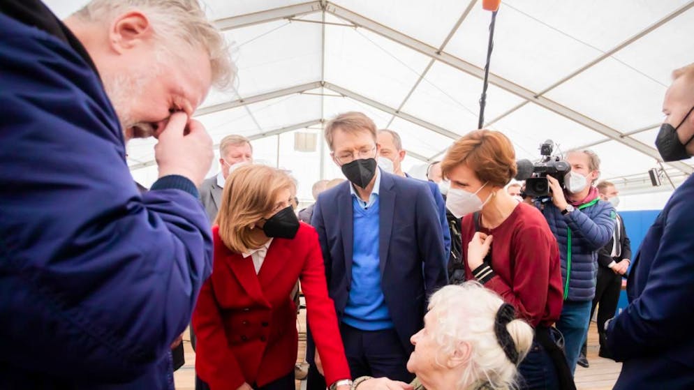 Les Ukrainiens fuyant le conflit avec la Russie bénéficient depuis 2022 d'un statut unique leur permettant de séjourner, de travailler et d'accéder à des aides dans l'Union européenne. Ici, des réfugiés ukrainiens dans un centre d'accueil à Berlin.