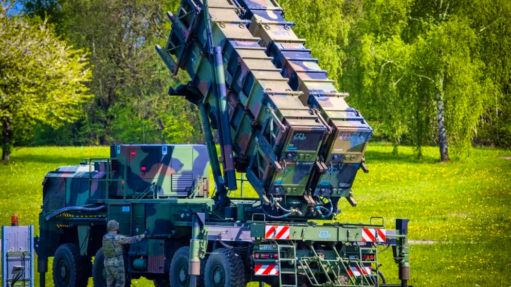 ARCHIVE - Soldiers from the German Air Force's Air Defence Missile Group 21 are practicing setting up an air defense position. Several mobile launching stations, which can carry up to four Patriot missiles, are being set up for this purpose. Around 600 soldiers work in air defense missile group 21. Photo: Jens Büttner/dpa