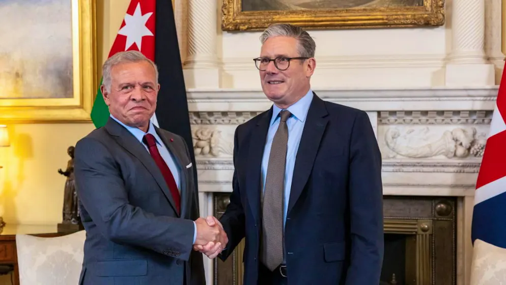 Le Premier ministre britannique Keir Starmer (à droite), qui a rencontré jeudi le roi Abdallah II de Jordanie, a menacé Israël de nouvelles "actions concrètes" si Ie pays ne cessait pas son offensive militaire et ne levait pas ses restrictions sur l'aide humanitaire à Gaza.